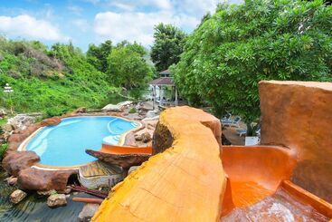 בית מלון כפרי Nana Resort Kaeng Krachan