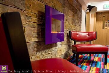 酒店 The Savoy Hostel