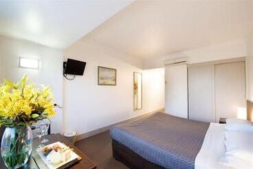 Nightcap At Hotel Victor