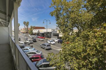 Жильё для туристов Indulge Apartments Cbd