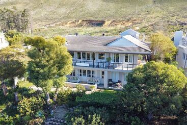 펜션 Hermanus Lodge On The Green Solar Power