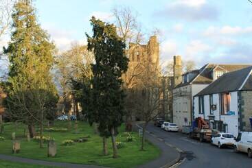 פנסיון Inglestone House Guest House