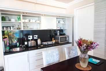 דירות לתיירים Seasonsfind   The Bay