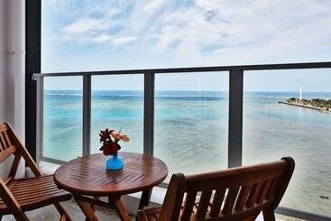 דירה Beach Front Tower Mihama By Dsh