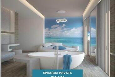 ホテル Liberty Beach   Parking & Beach Included