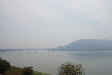 בית מלון כפרי Pakse Mekong