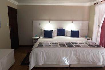 بنسيون White Shark Guest House