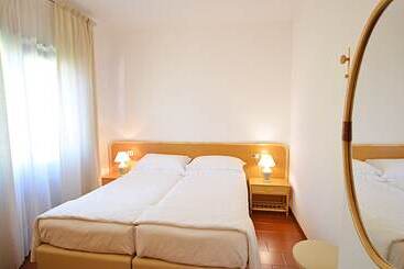 Villa Phoenix   Lake Apartments