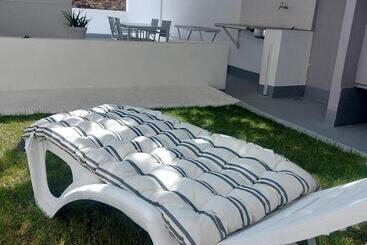 Aamiaismajoitus (B&B) Villa White House