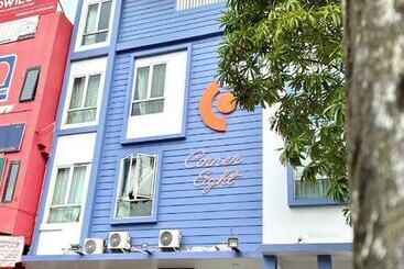 ホテル Behomy Corner Eight Lippo Karawaci