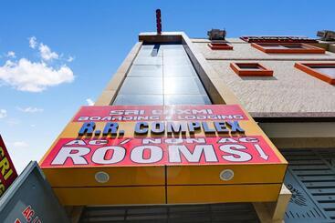 호텔 Spot On Shi Lakshmi Boarding And Lodging