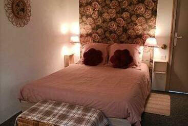 פנסיון La Salamandre De L Escat