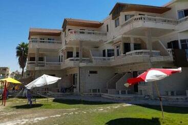 בית מלון כפרי قريه جرين لاند العريش