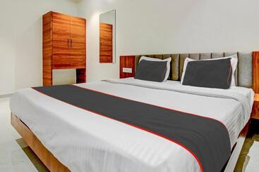 בית מלון כפרי Collection O Haveli Executive