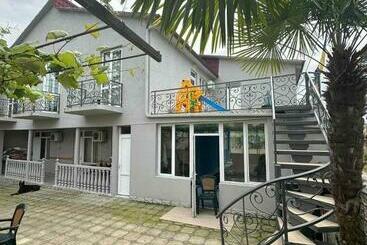 پانسیون Ureki Mari Mari