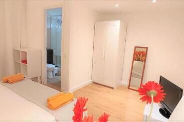 تختخواب و صبحانه Living Cagliari Marina