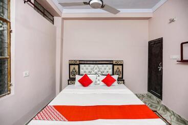 فندق Oyo Flagship 81292 Love To Serve Oyo