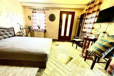 پانسیون Vas Centar