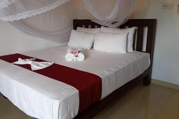 膳宿费 Villa Sanitha