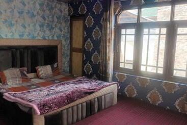 هتل O Bareen Home Stay