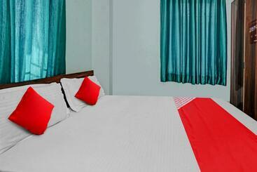 בית מלון כפרי Oyo Flagship 81304  Np Prince Inn