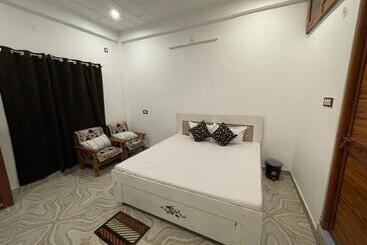 ペンション Govind Atithi Grah