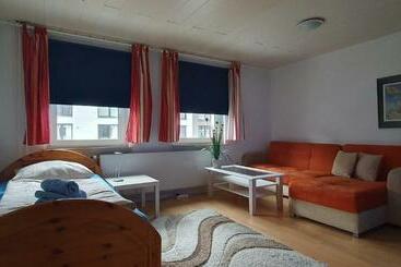 فندق صغير Monteurzimmer Rude