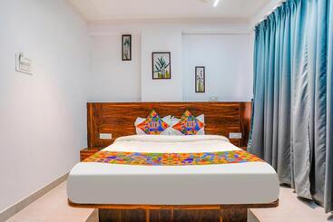 Fabhotel Crystal Inn   Nr Suvarndeep Chowk