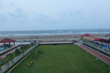 בית מלון כפרי Silver Sand Eco Resort !! Beachfront !! With Biggest Pool And Huge Open Area !! Ideal For Weddings !