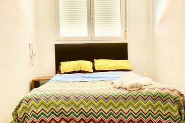 پانسیون Roni Rooms