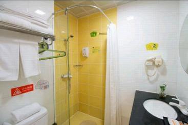 호텔 Home Inn Shanghai The Bund Chenghuang Temple