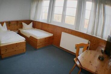 酒店 Landgasthof Zur Krummen Linde