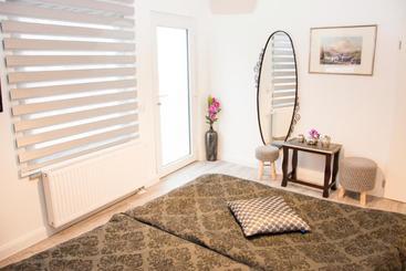 هتل My Messe & Business Home   Refrath