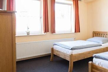 בית מלון כפרי Pension Allerdomizil