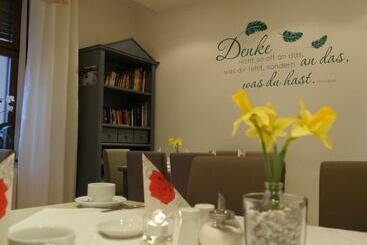 هتل Pension La Rose