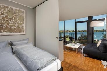 Waveboard Hotel & Boardinghouse