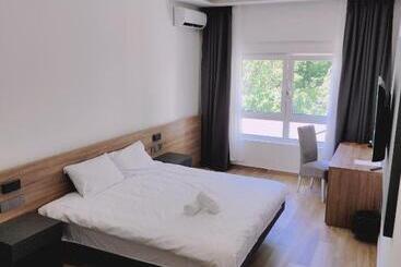 בית מלון כפרי H.t