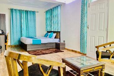 فندق Stayenest Mashobra With Balcony View