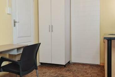 بنسيون Ojong S Court Kraaifontein