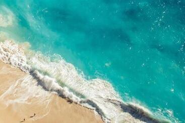 מלון דירות Thee Ibiza Suites   Ushuaia Beach