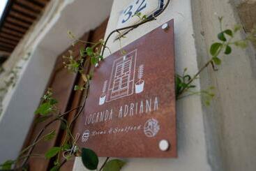 הוסטל Locanda Adriana