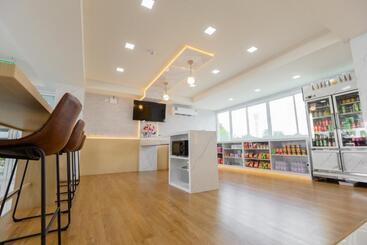 호스텔 Sananwan Hometel