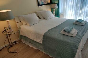 تختخواب و صبحانه Ensuite Middelburg