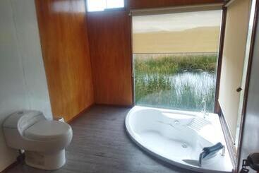 ベッドアンドブレックファースト Uros Samay Qilla Lodge