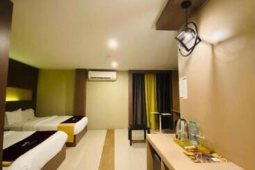 בית מלון כפרי Grande Classic Pattaya