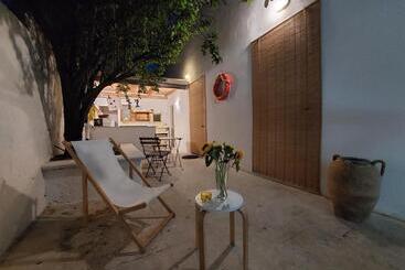 펜션 Nunnu Pati Apartment