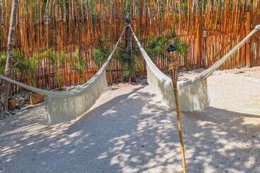 Xhule Hotel Boutique