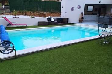 مبيت وإفطار Les Garrigues Ensoleillées