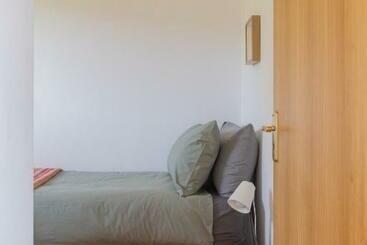 הוסטל The Common Knowledge Centre