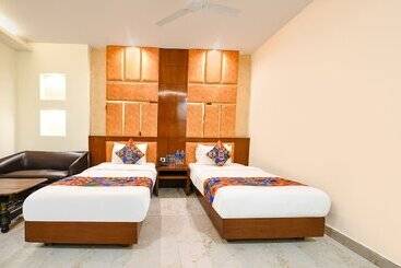 ベッドアンドブレックファースト Fabhotel The Grand Palace